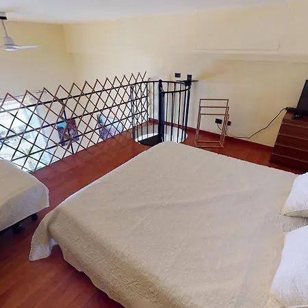 Apartment Avec Mezzanine, Face Mer, Wi-fi, Proche - Fr-1-196-289 Menton